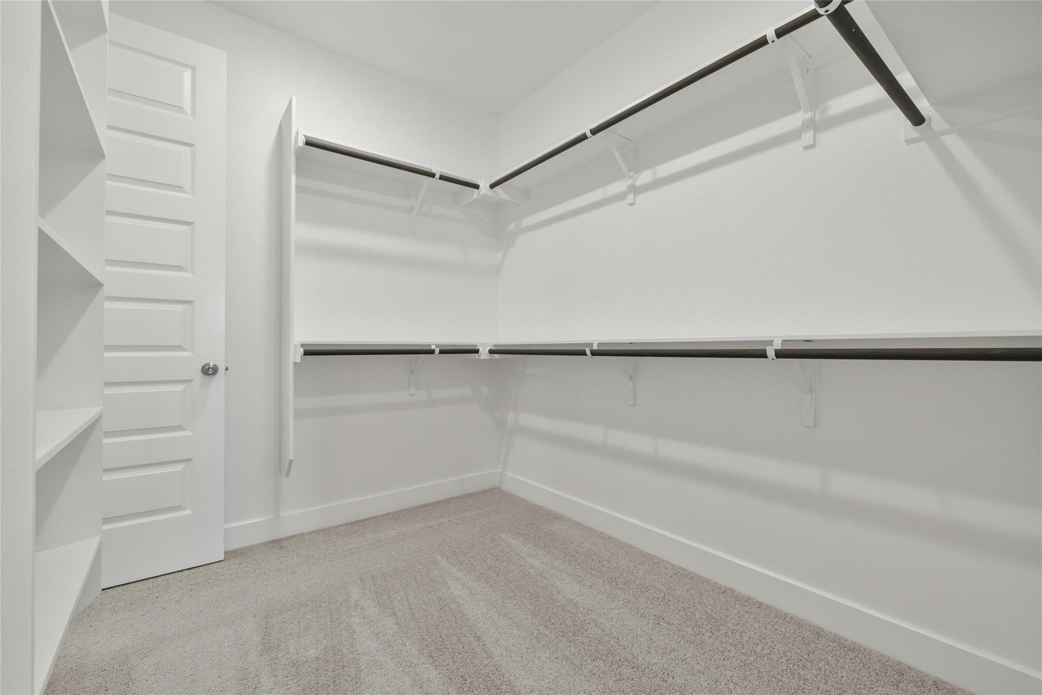 100 Emerald Grove Dr Property Photo 14