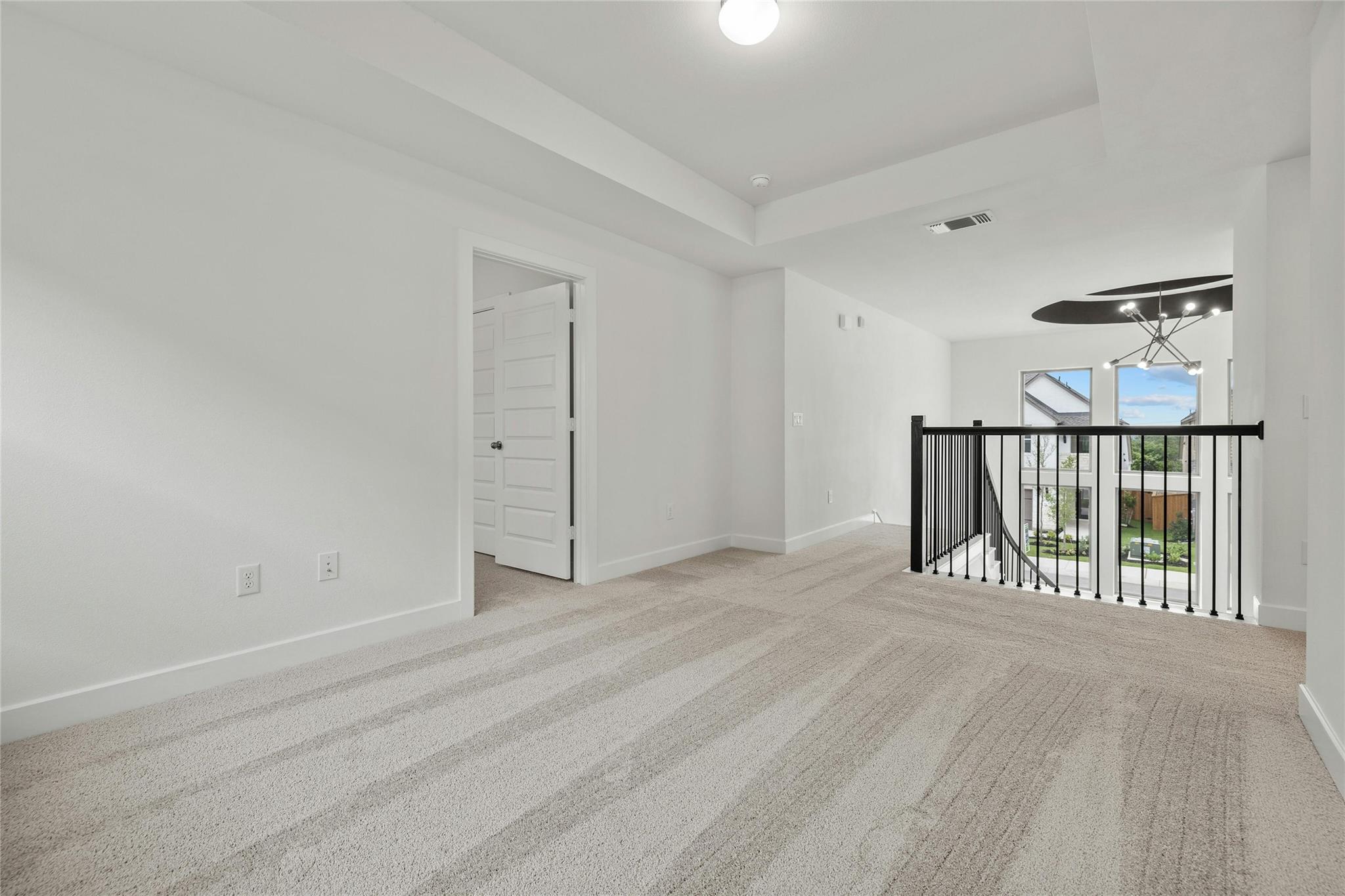 100 Emerald Grove Dr Property Photo 15