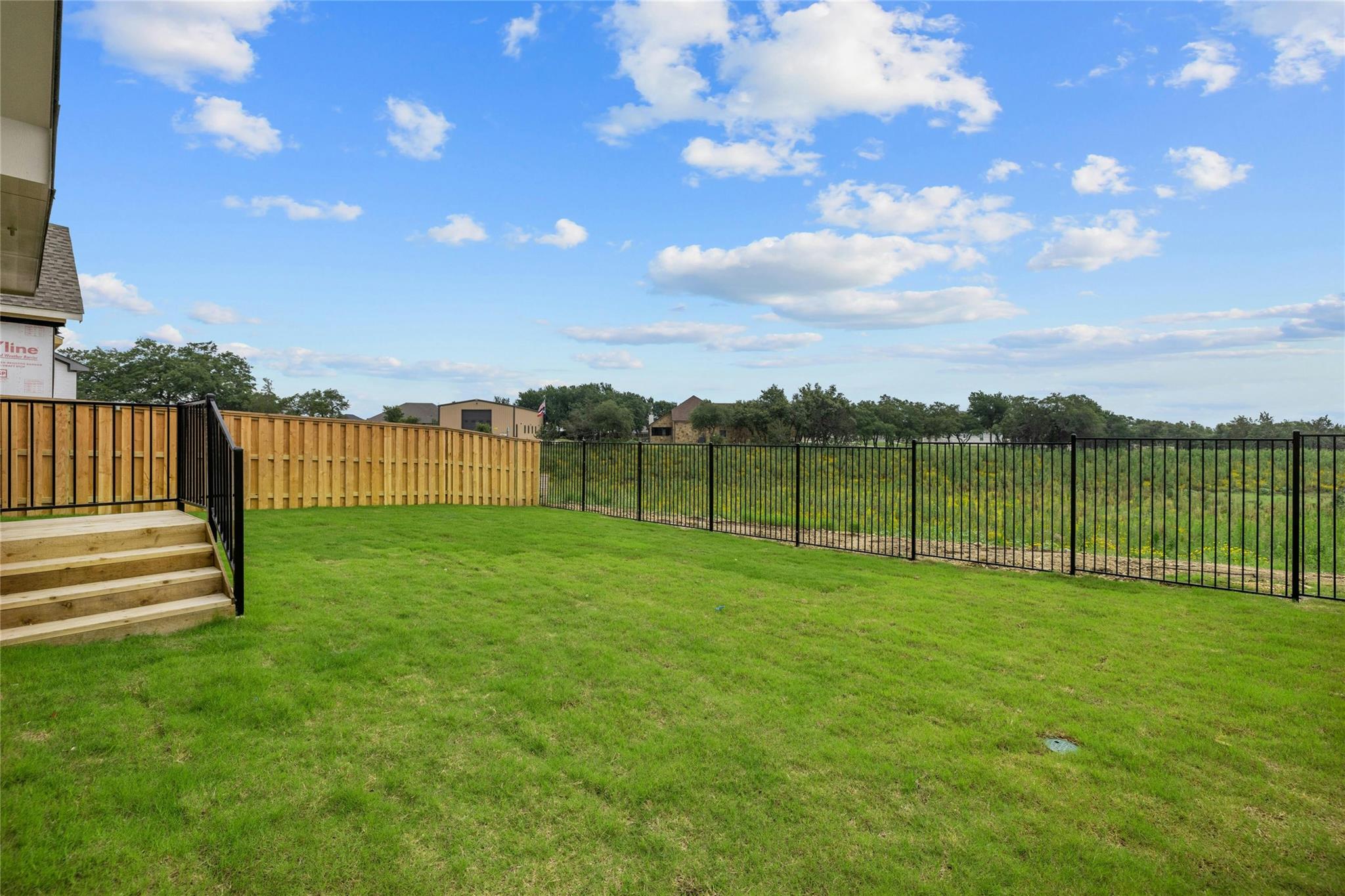 100 Emerald Grove Dr Property Photo 17