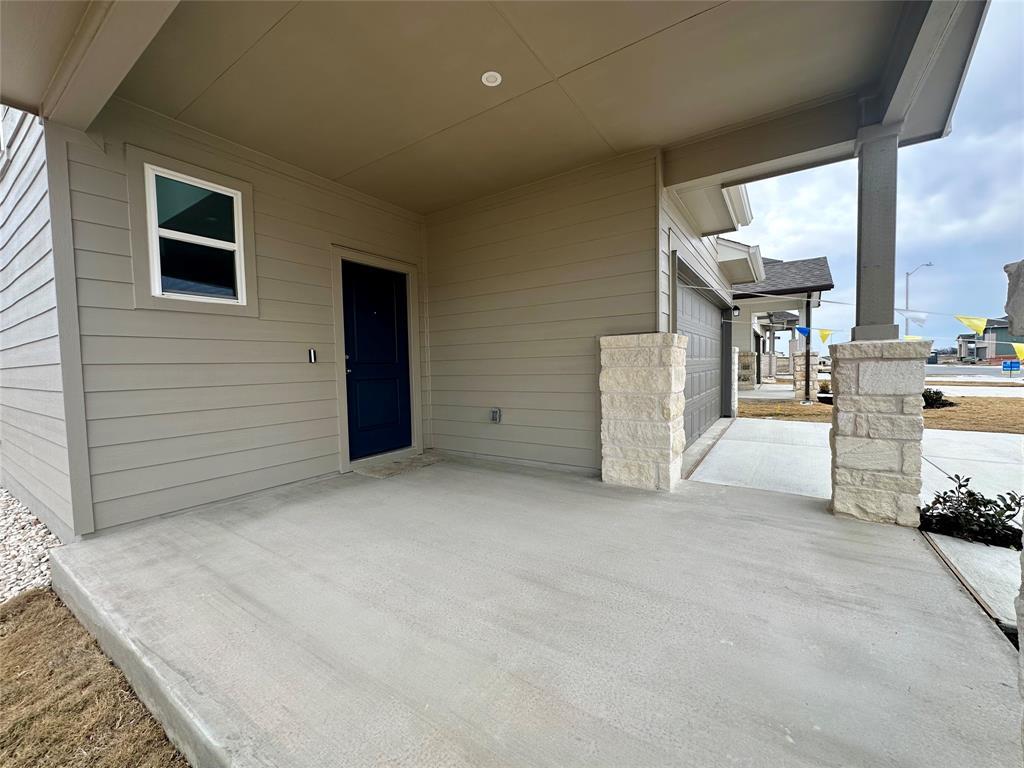 380 Young St Property Photo 2