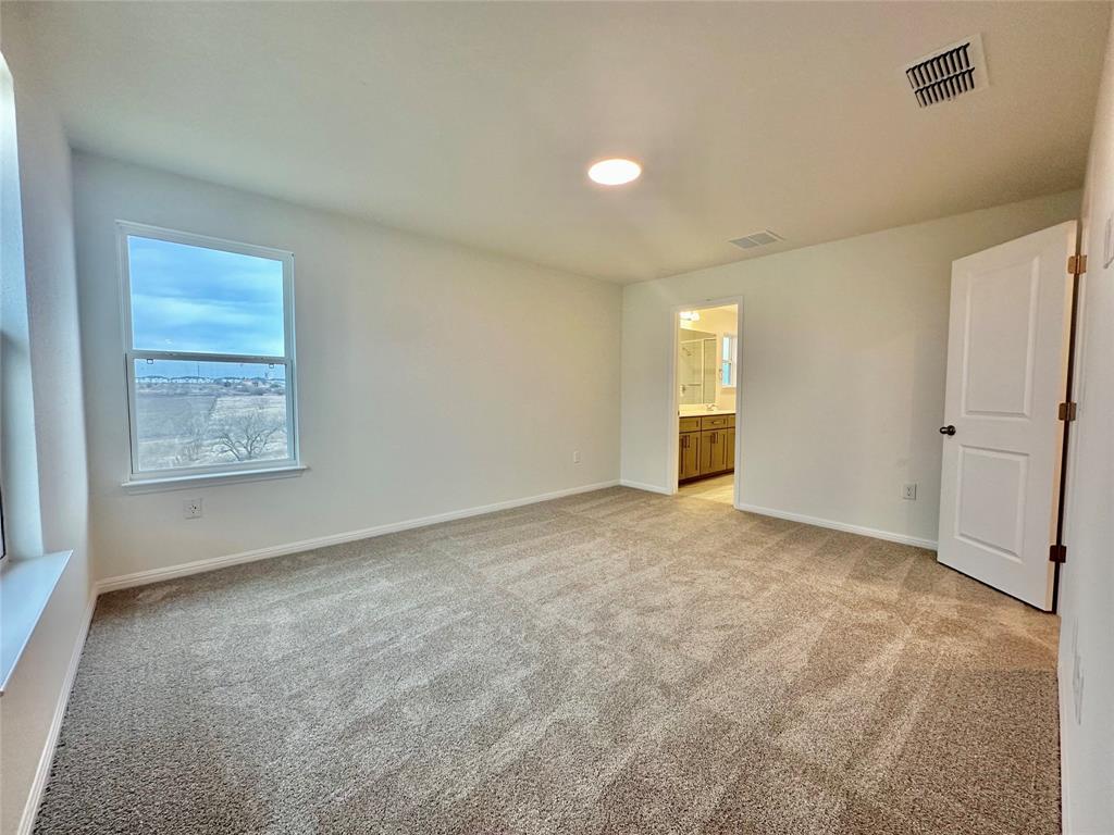 380 Young St Property Photo 12