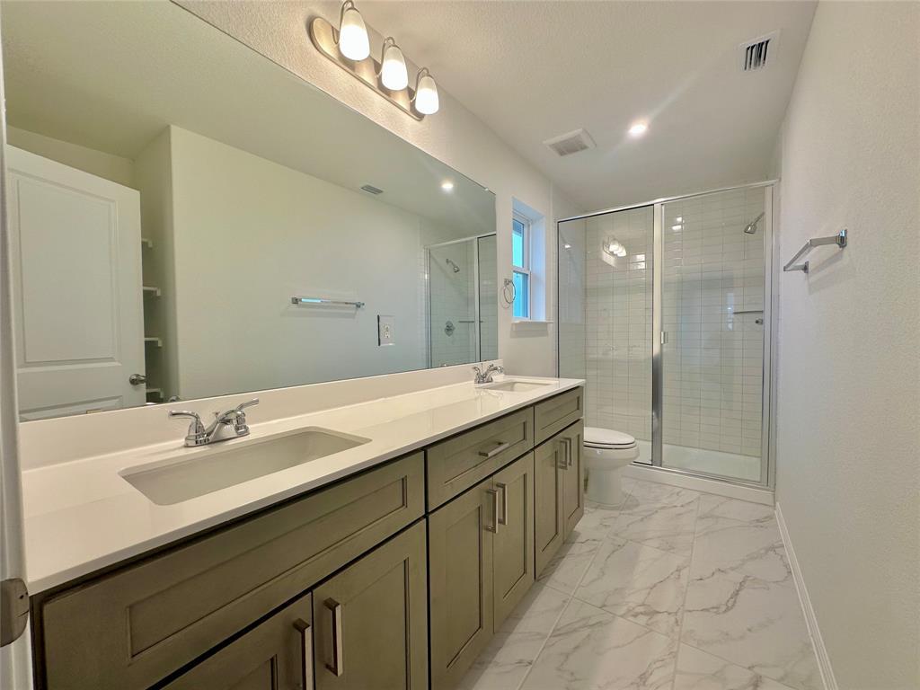 380 Young St Property Photo 15