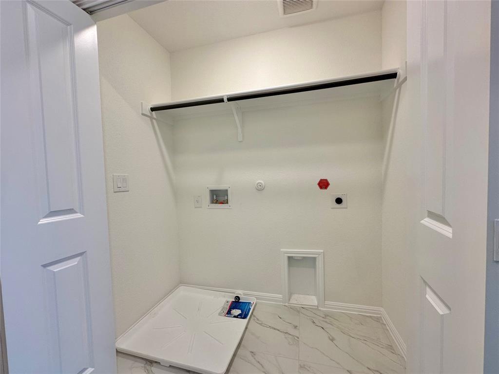 380 Young St Property Photo 16
