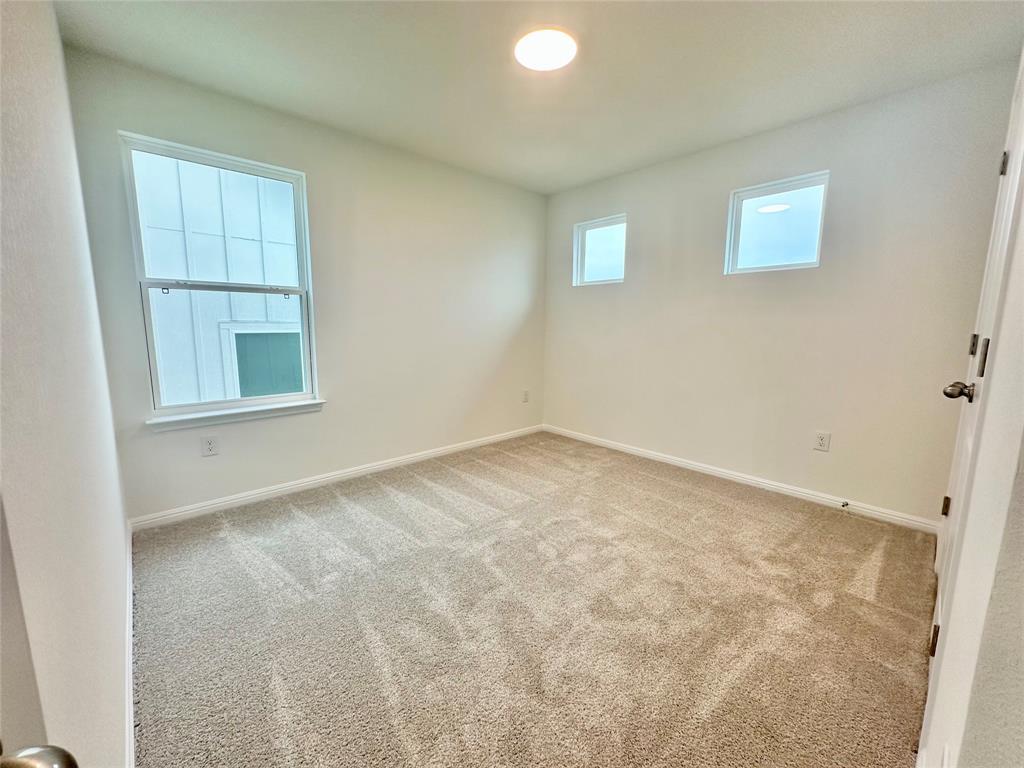380 Young St Property Photo 18