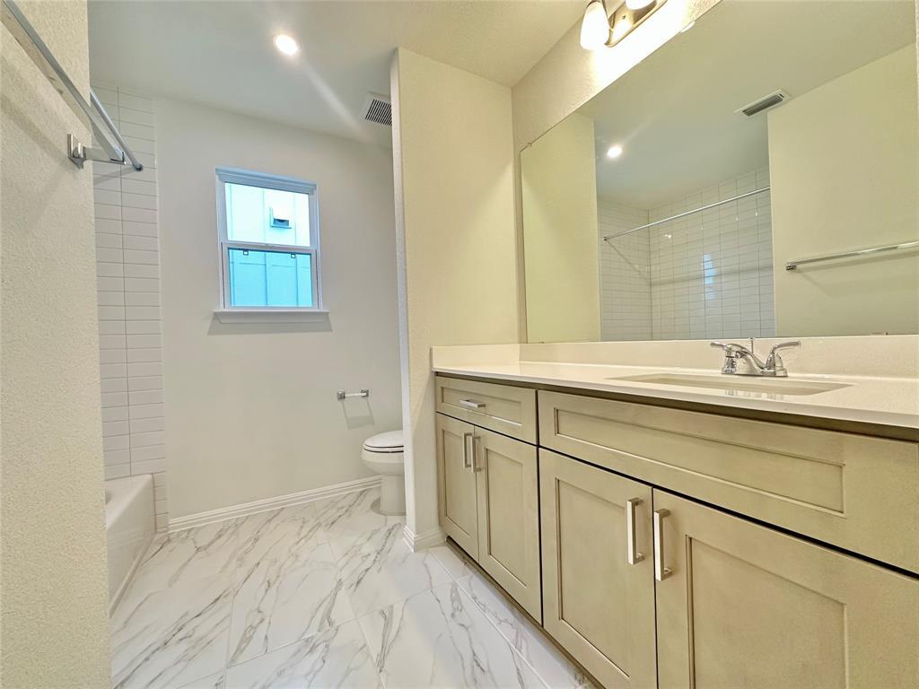 380 Young St Property Photo 20