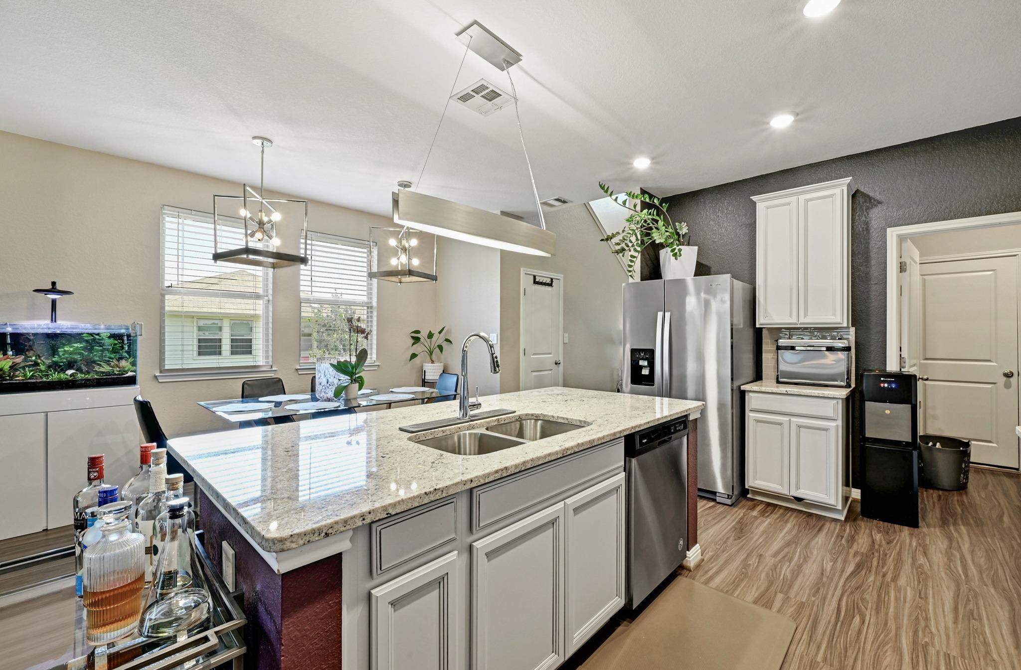224 Serpens St Property Photo 10