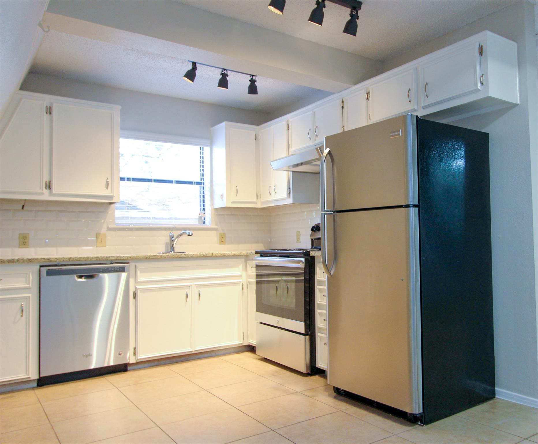3705 Rocky Hollow Trl #a&b Property Photo 10