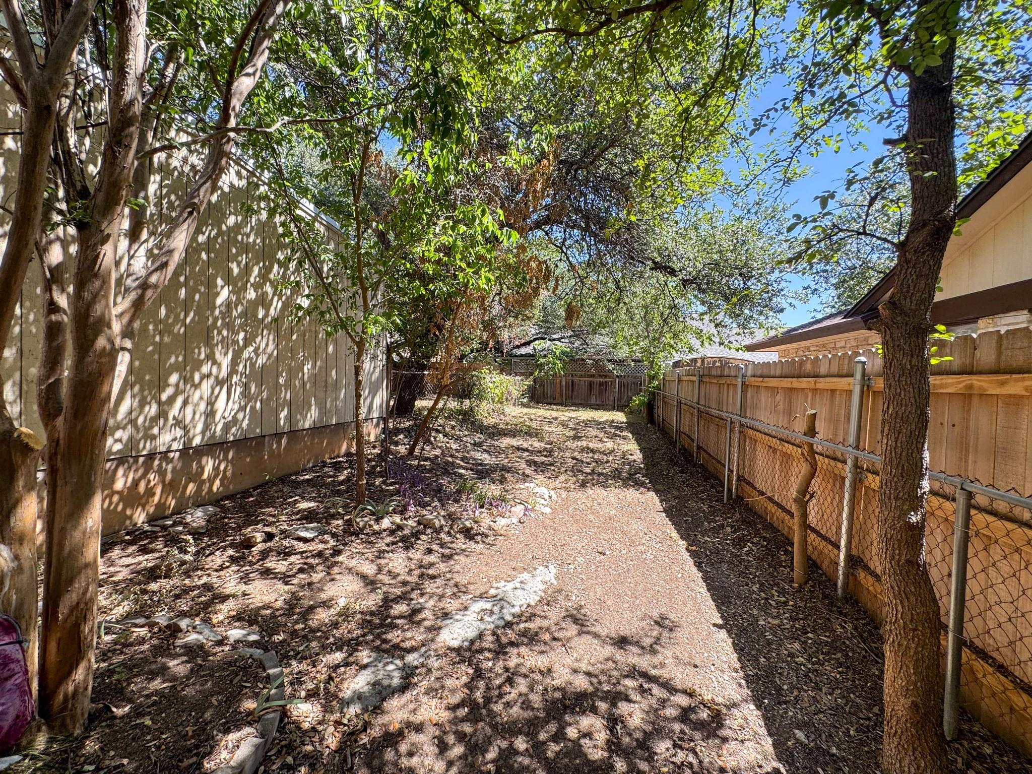 3705 Rocky Hollow Trl #a&b Property Photo 37