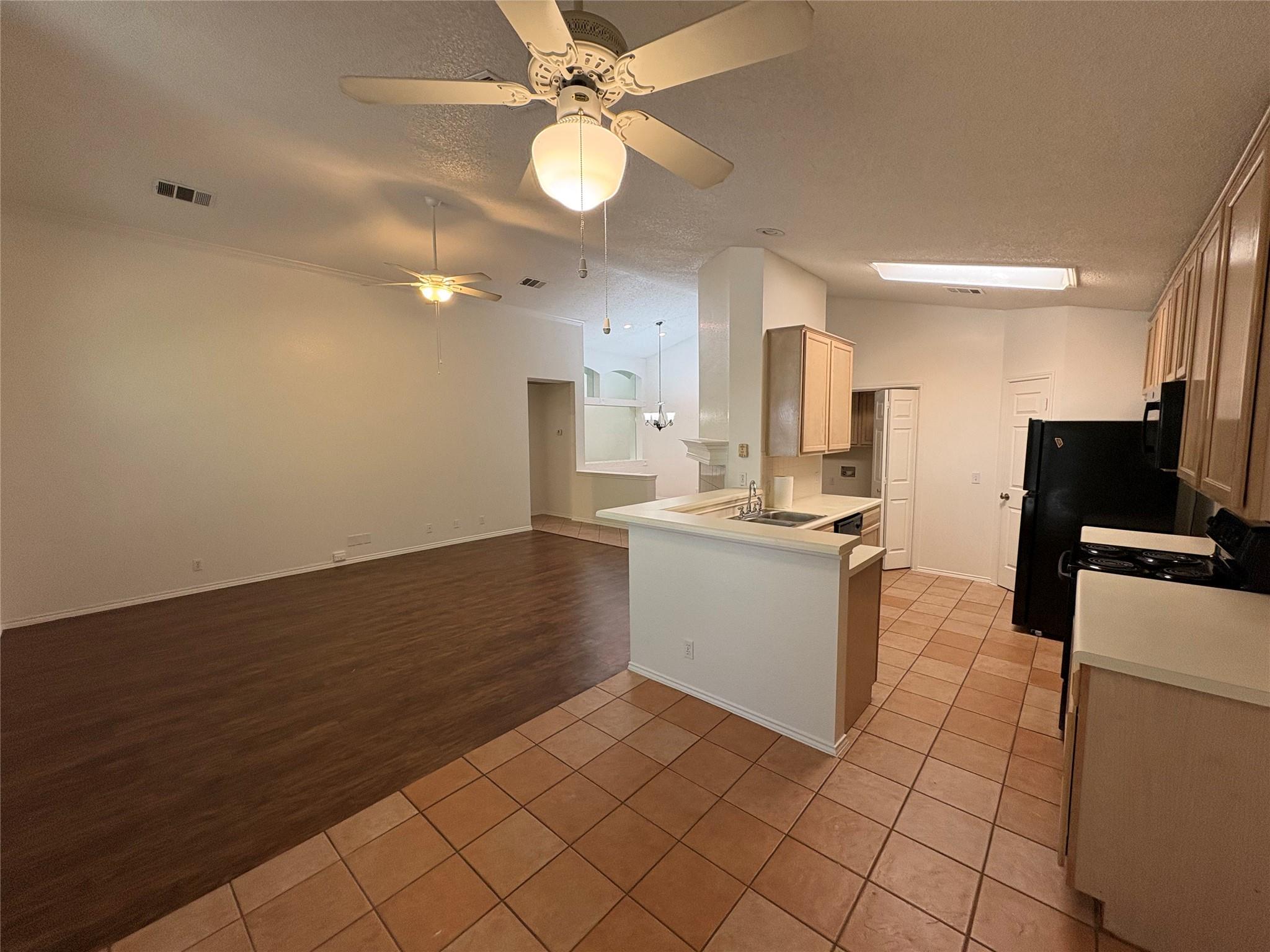 8002 Marble Ridge Dr Property Photo 7