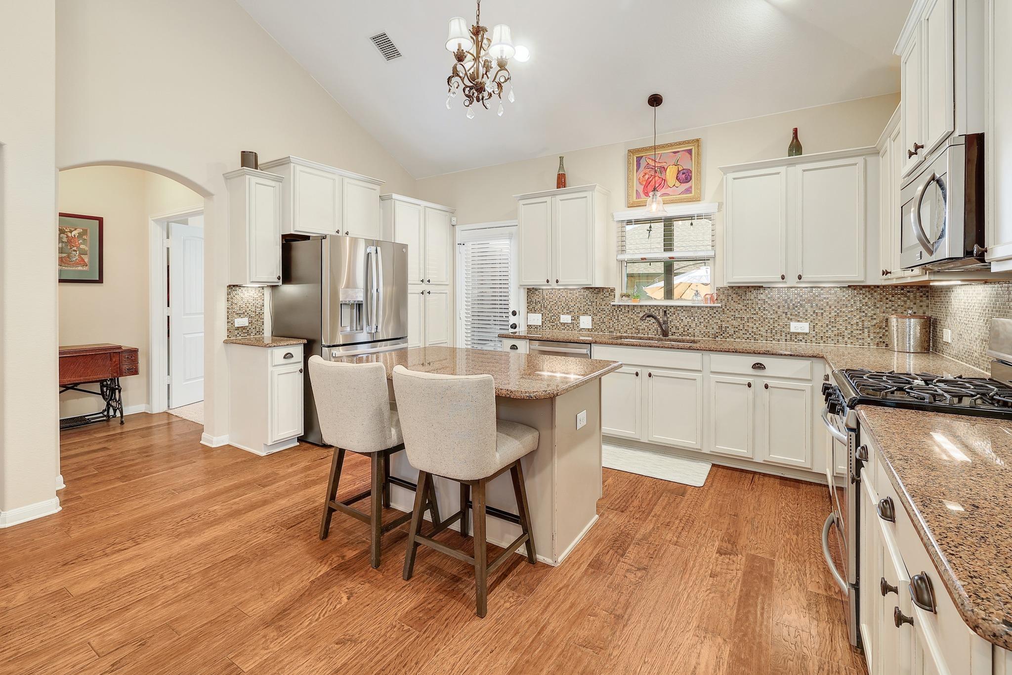 2412 Leonards Pass Property Photo 14
