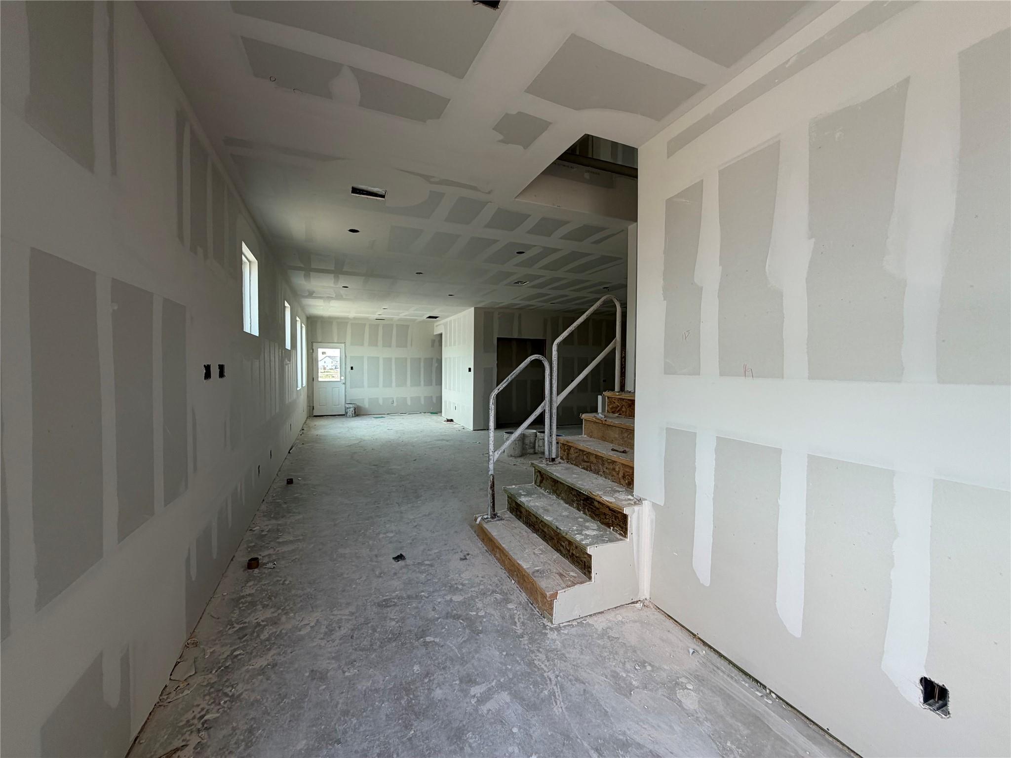 150 Clover Bnd Property Photo 5