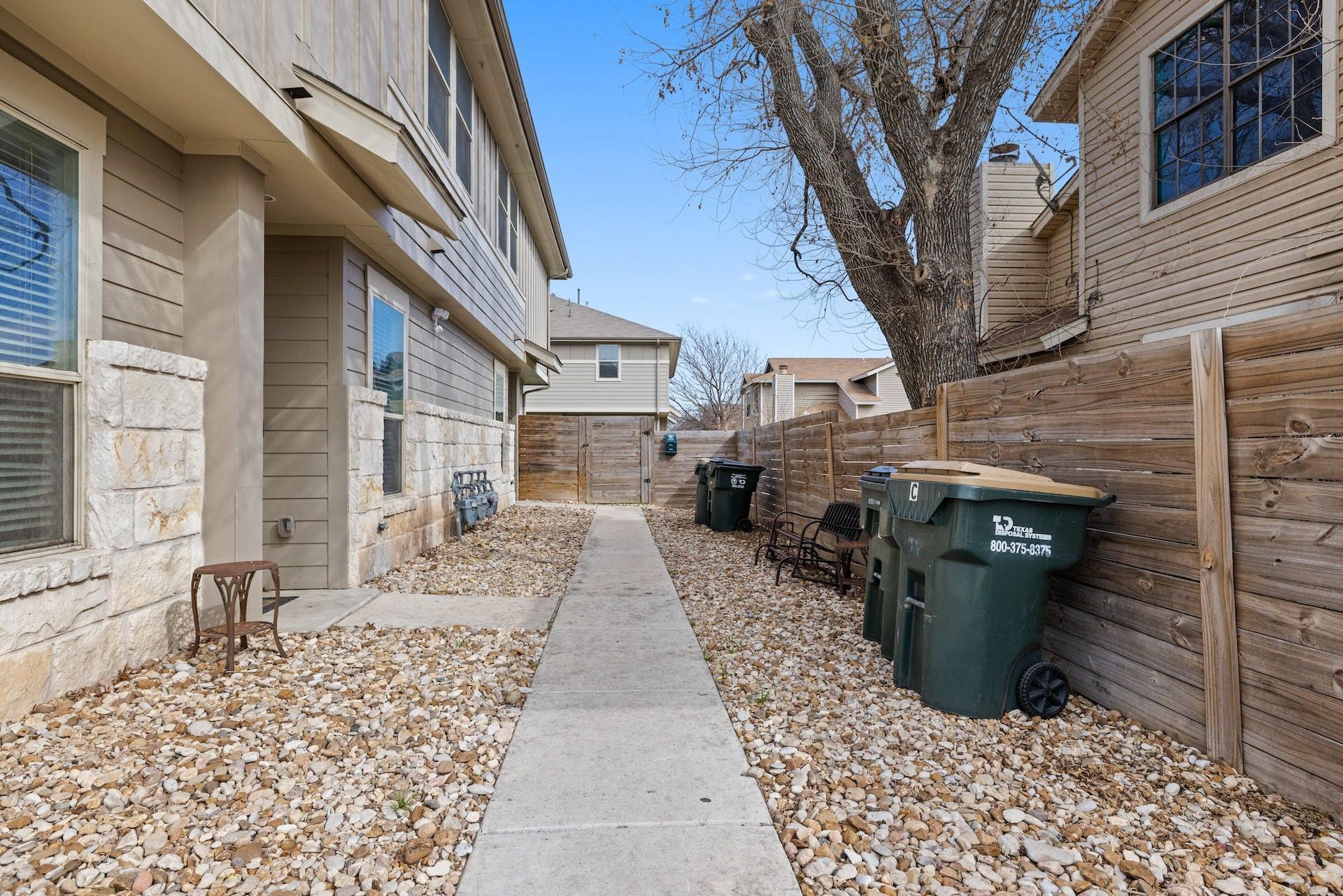 2215 Katy Lane None #c Property Photo 9