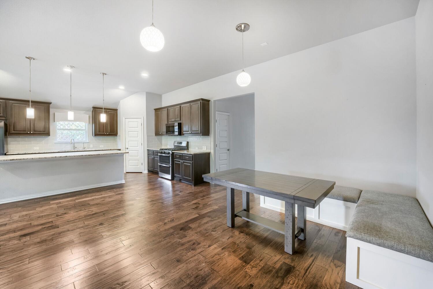 2204 Bonavista Way Property Photo 13