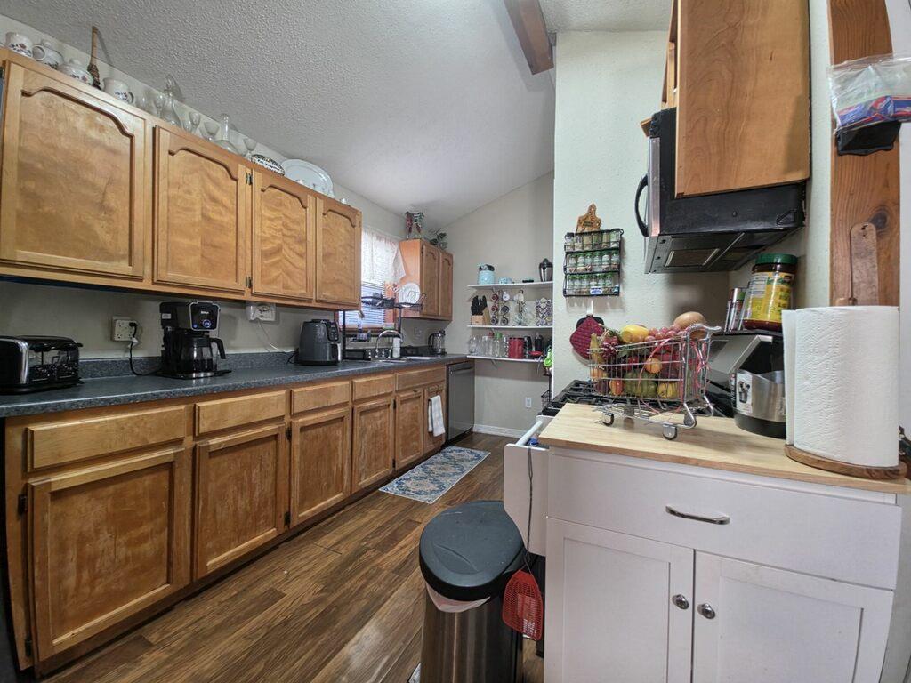 911 Brazos St Property Photo 19