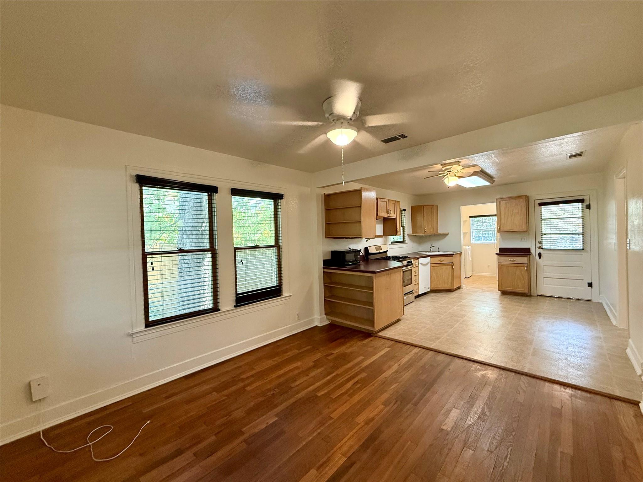 4709 Avenue H None Property Photo 3