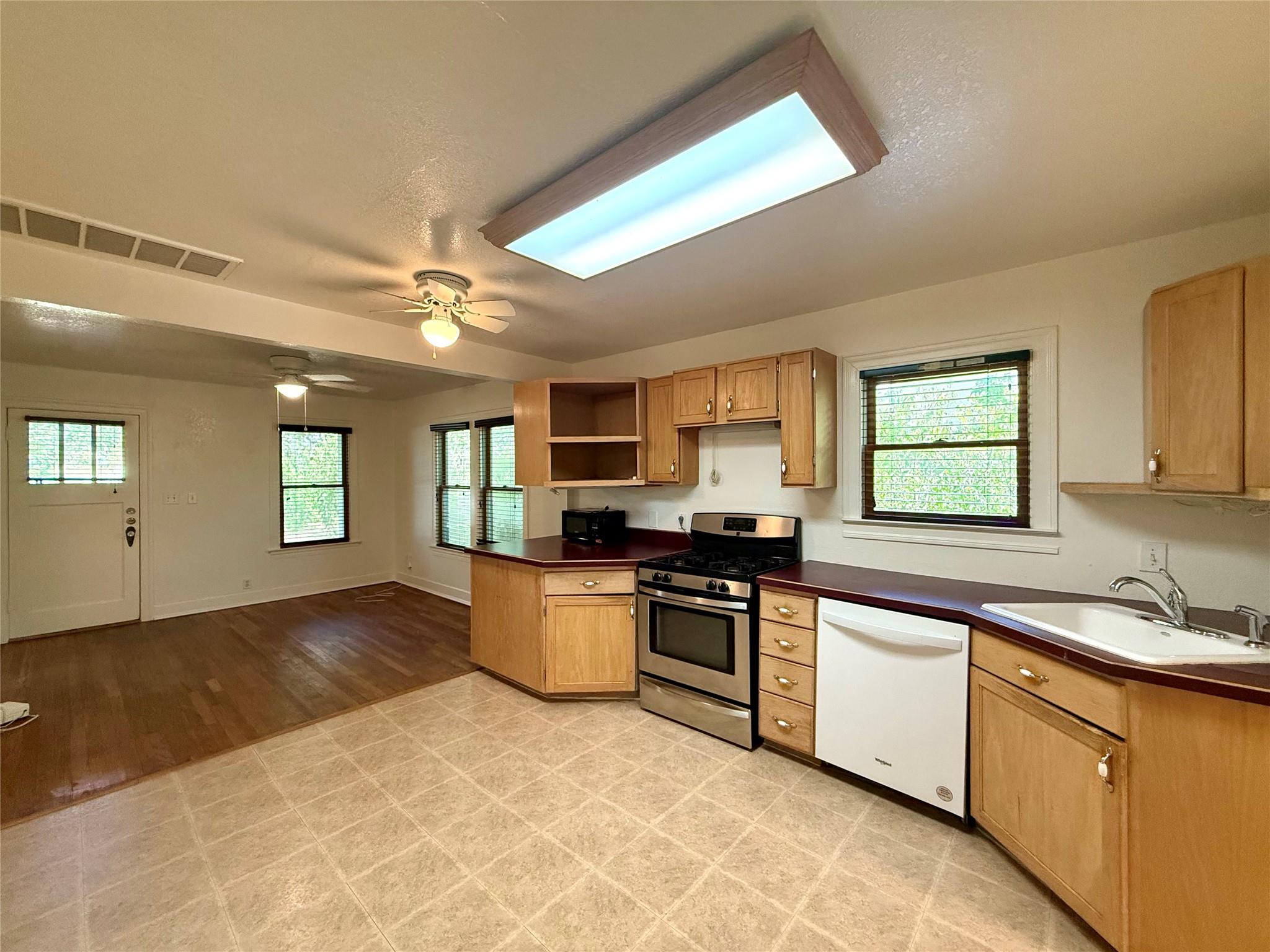 4709 Avenue H None Property Photo 5