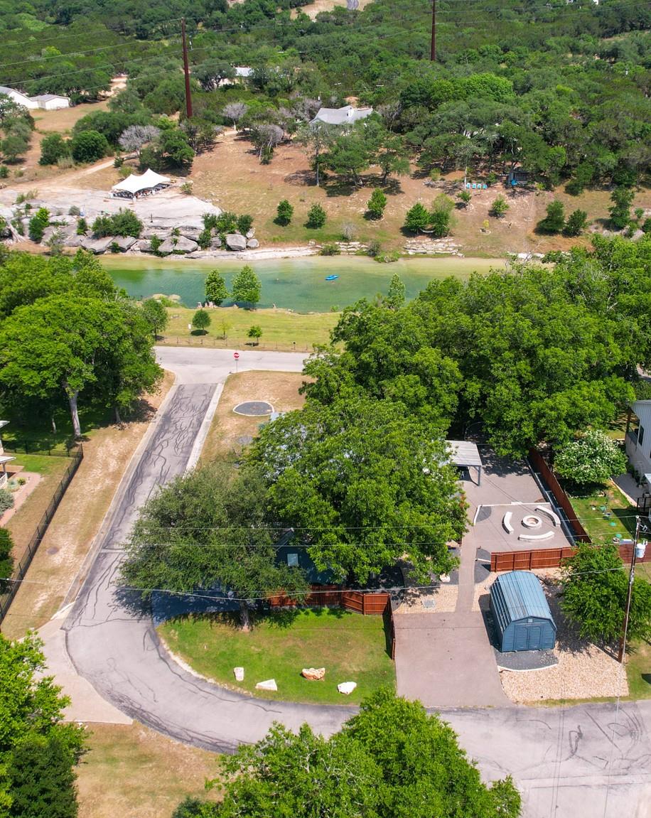 810 River Rd Property Photo 36