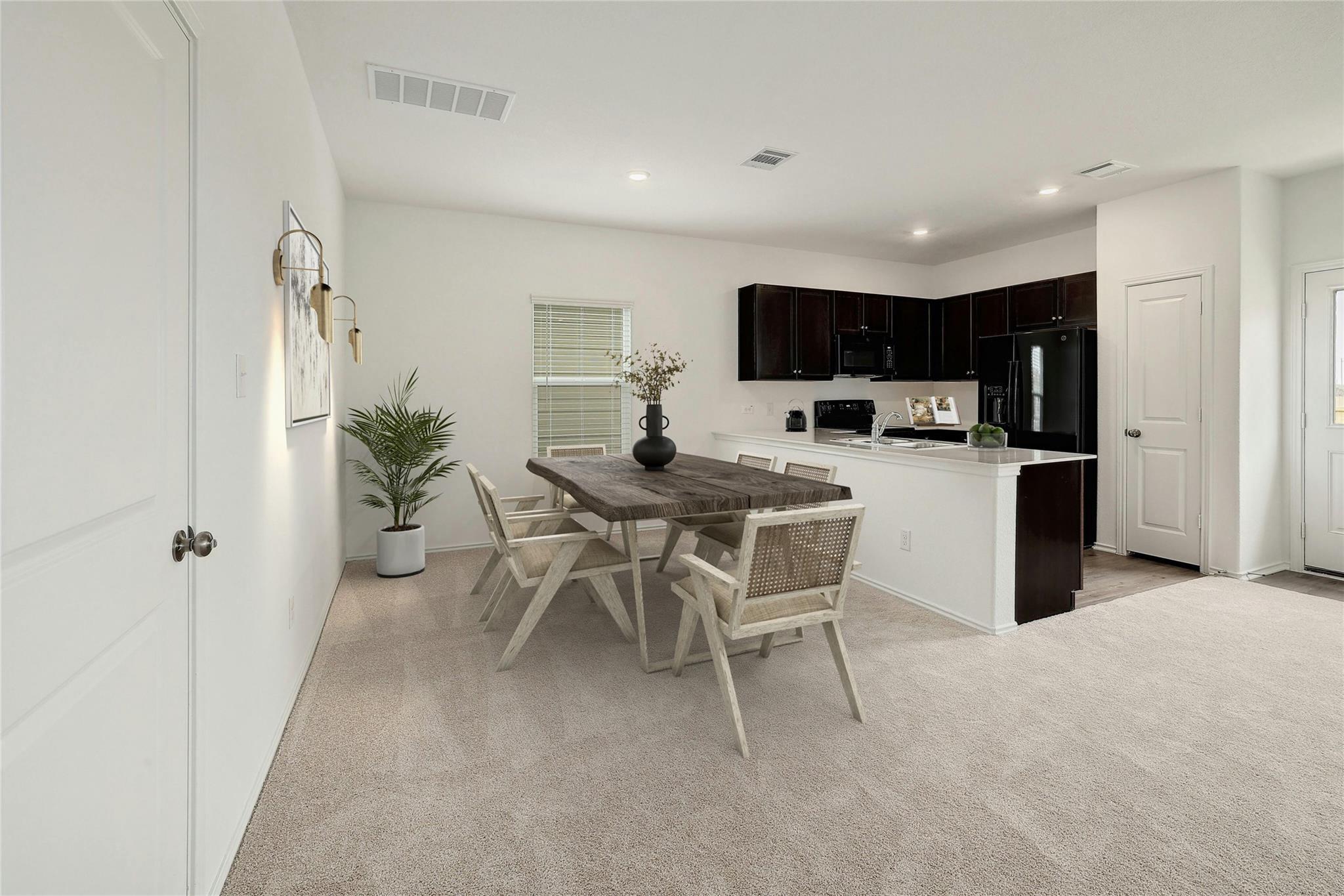 916 Rancho Del Cielo Loop Property Photo 3