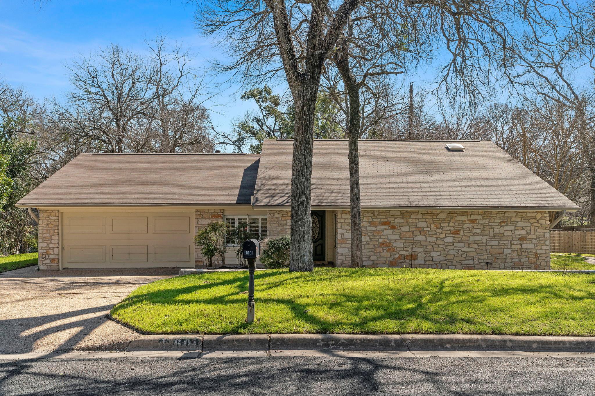 11601 Eubank Dr Property Photo 1