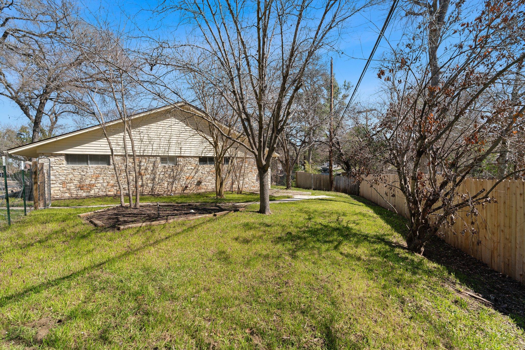 11601 Eubank Dr Property Photo 12
