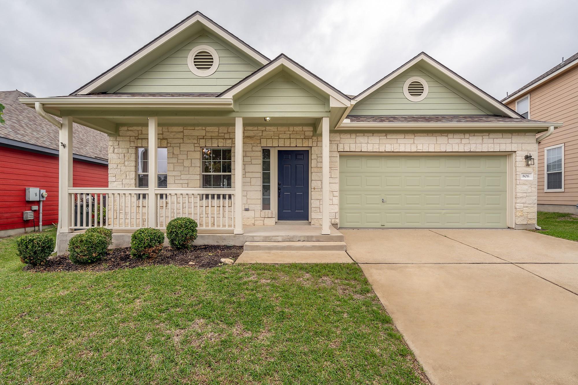 806 Bedford Ct Property Photo