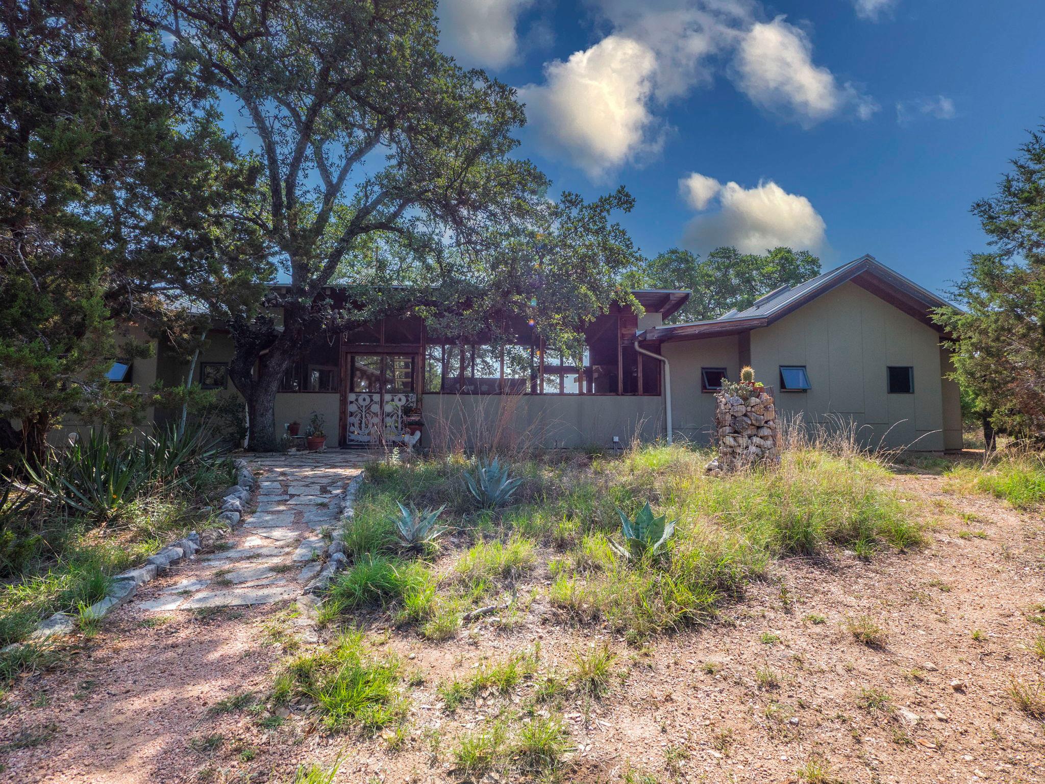 900 Pedernales Oaks Dr Property Photo