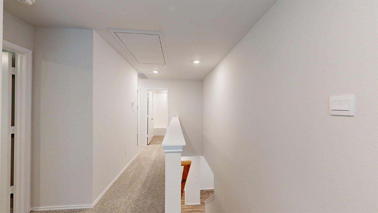 421 Hector Loop Property Photo 22
