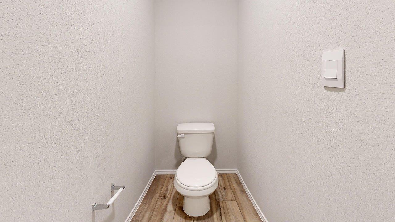 421 Hector Loop Property Photo 30