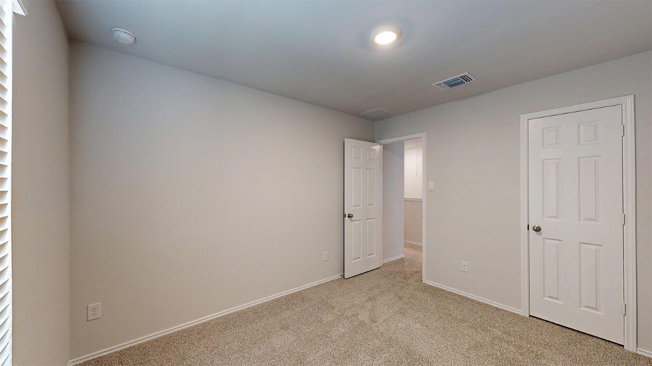 421 Hector Loop Property Photo 33