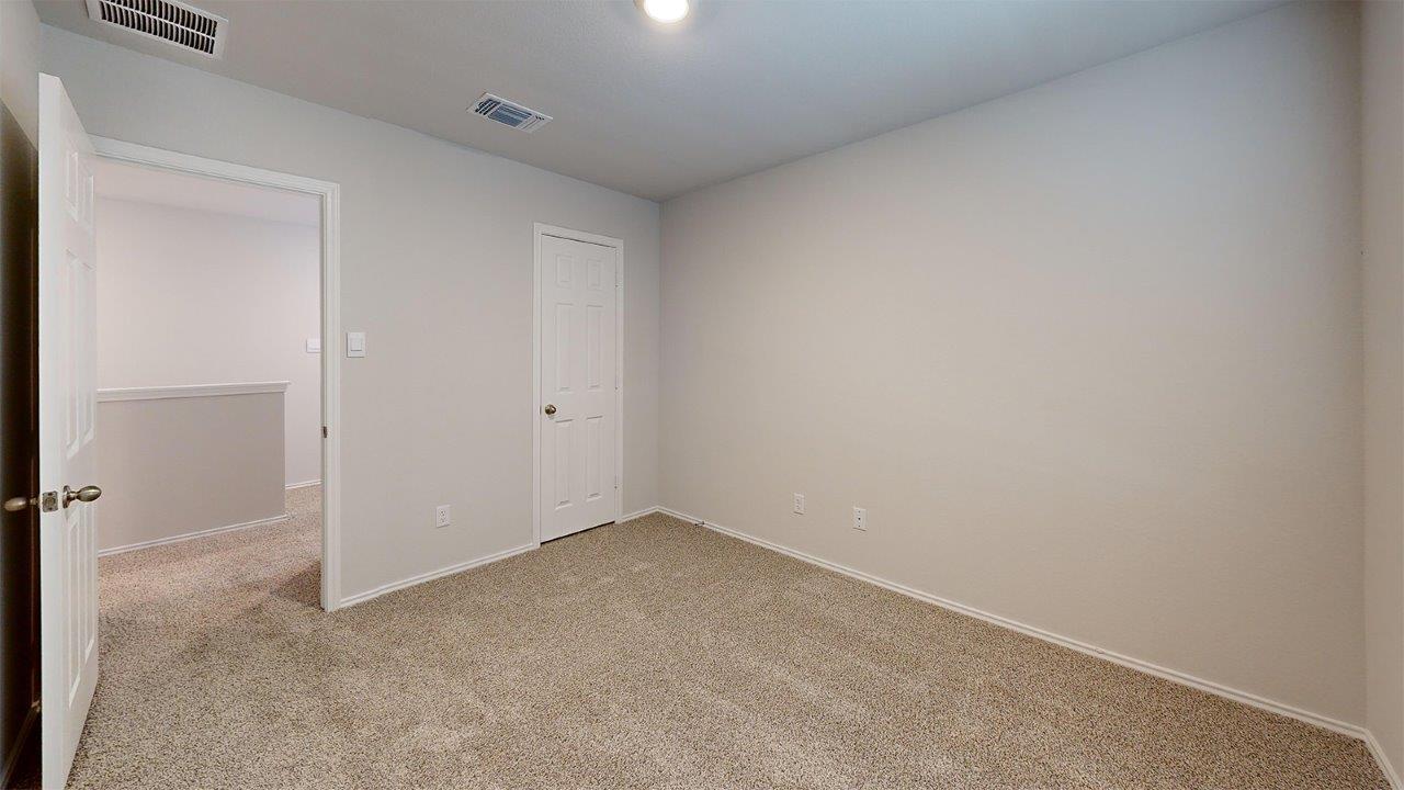 421 Hector Loop Property Photo 34