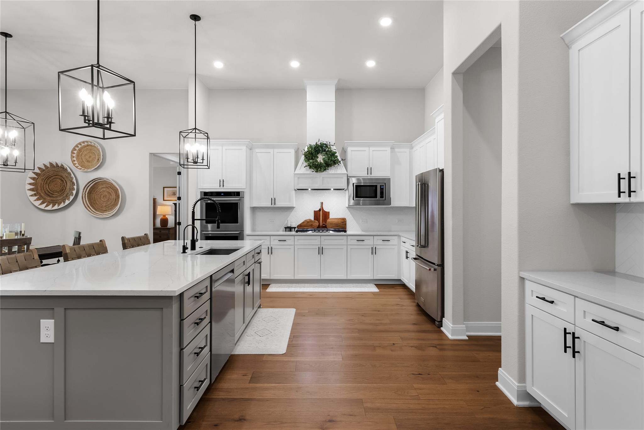 204 Love Creek Ct Property Photo 3