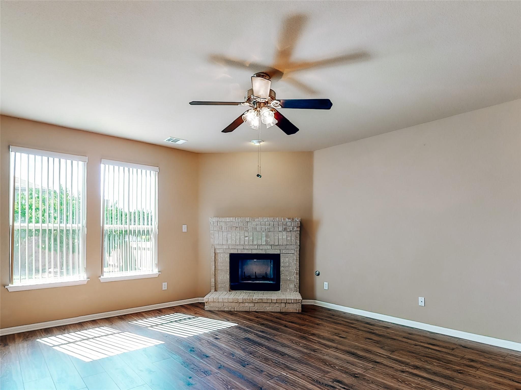 1600 Silver Spur Cv Property Photo 4