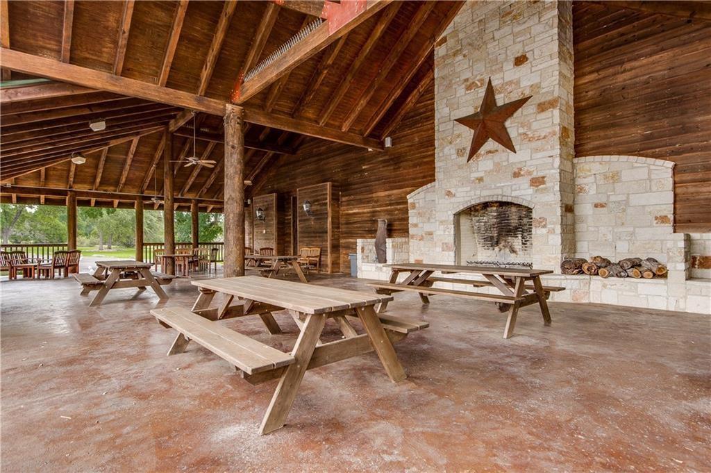 210 Camplina Ln Property Photo 7