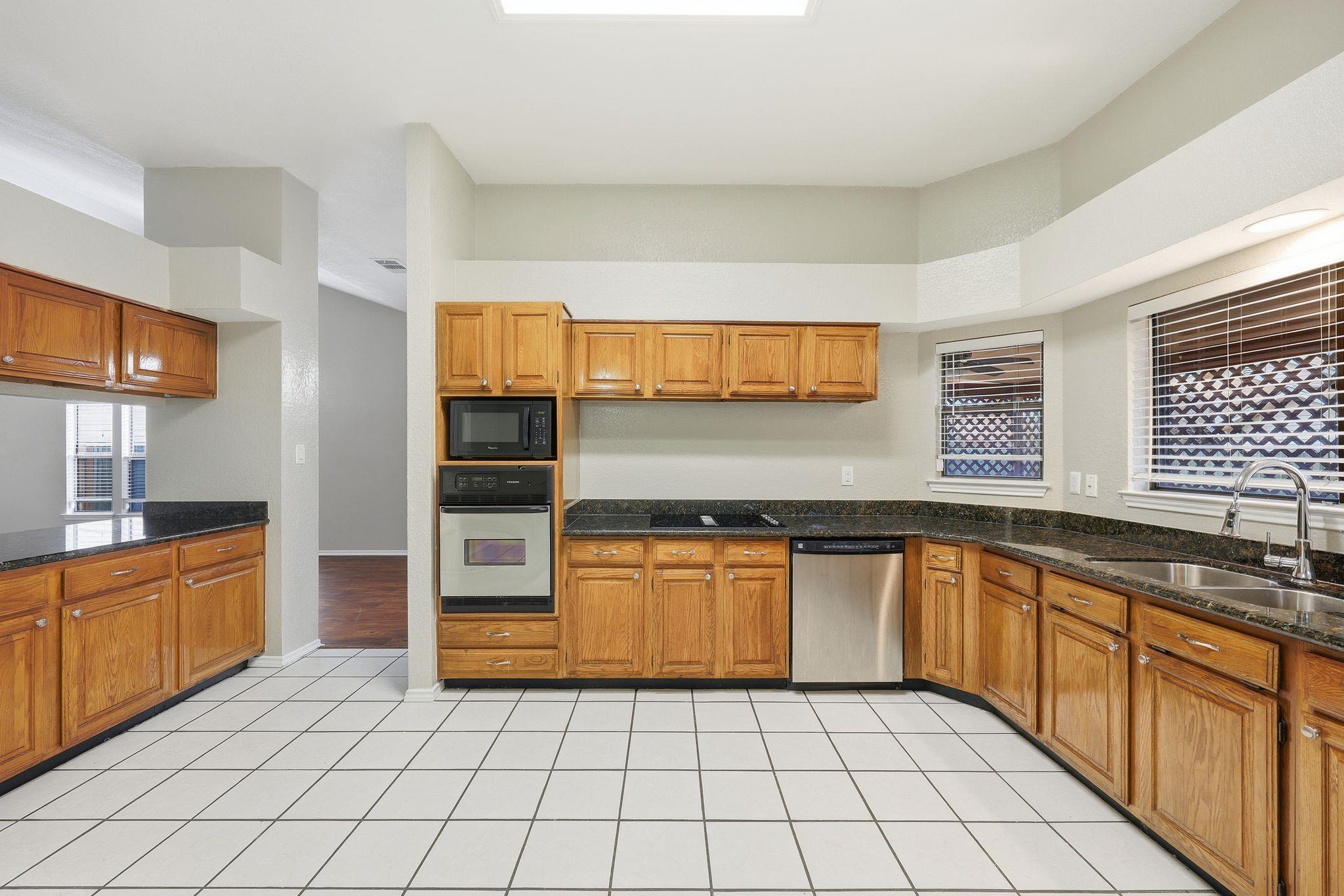 3426 Serene Grv Property Photo 9