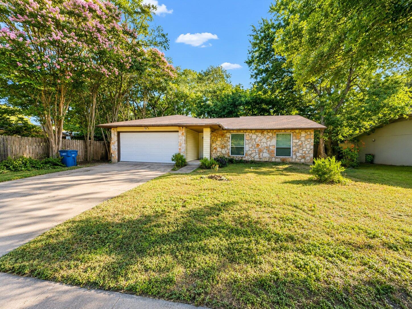 5802 Brook Valley Dr Property Photo 2