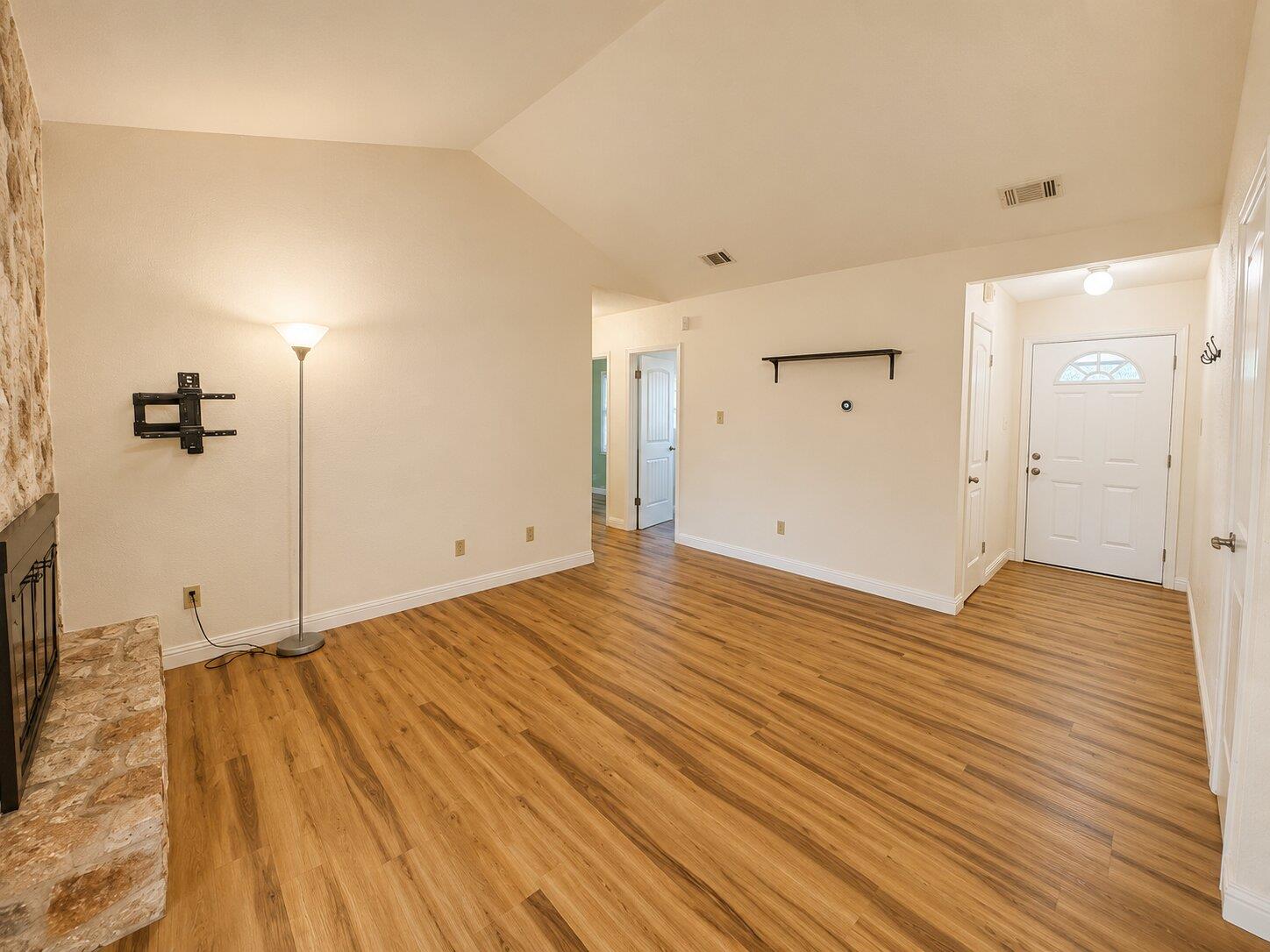 5802 Brook Valley Dr Property Photo 4