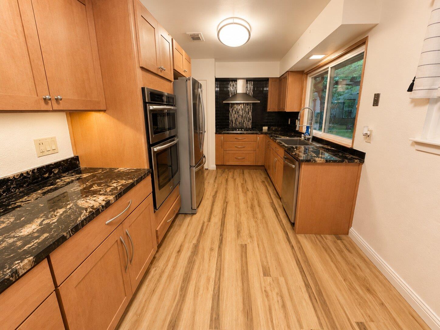 5802 Brook Valley Dr Property Photo 5