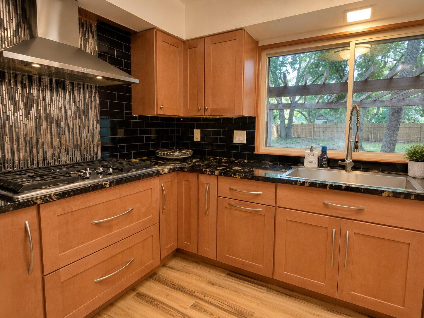5802 Brook Valley Dr Property Photo 8