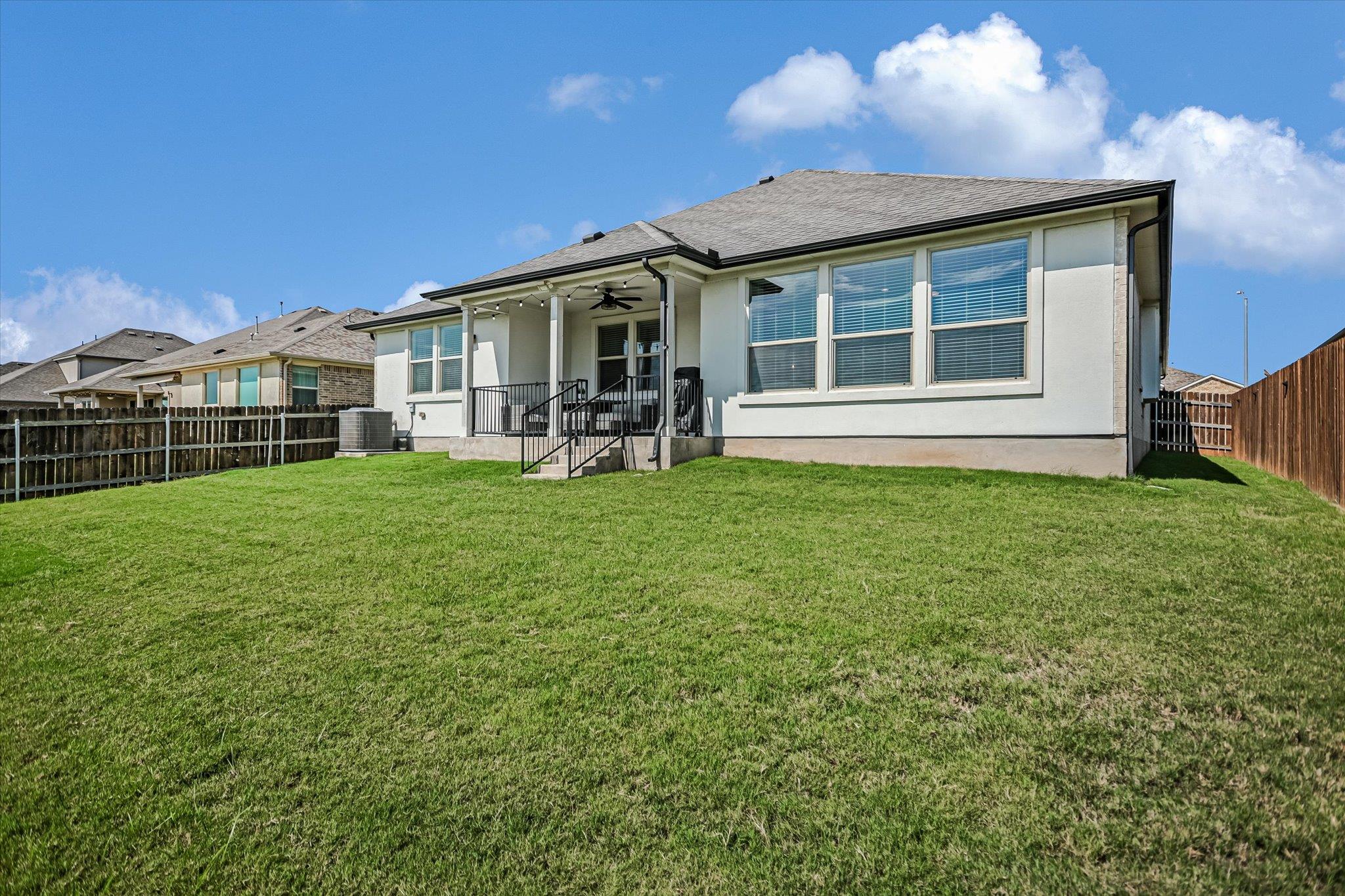 16932 Aventura Ave Property Photo 28