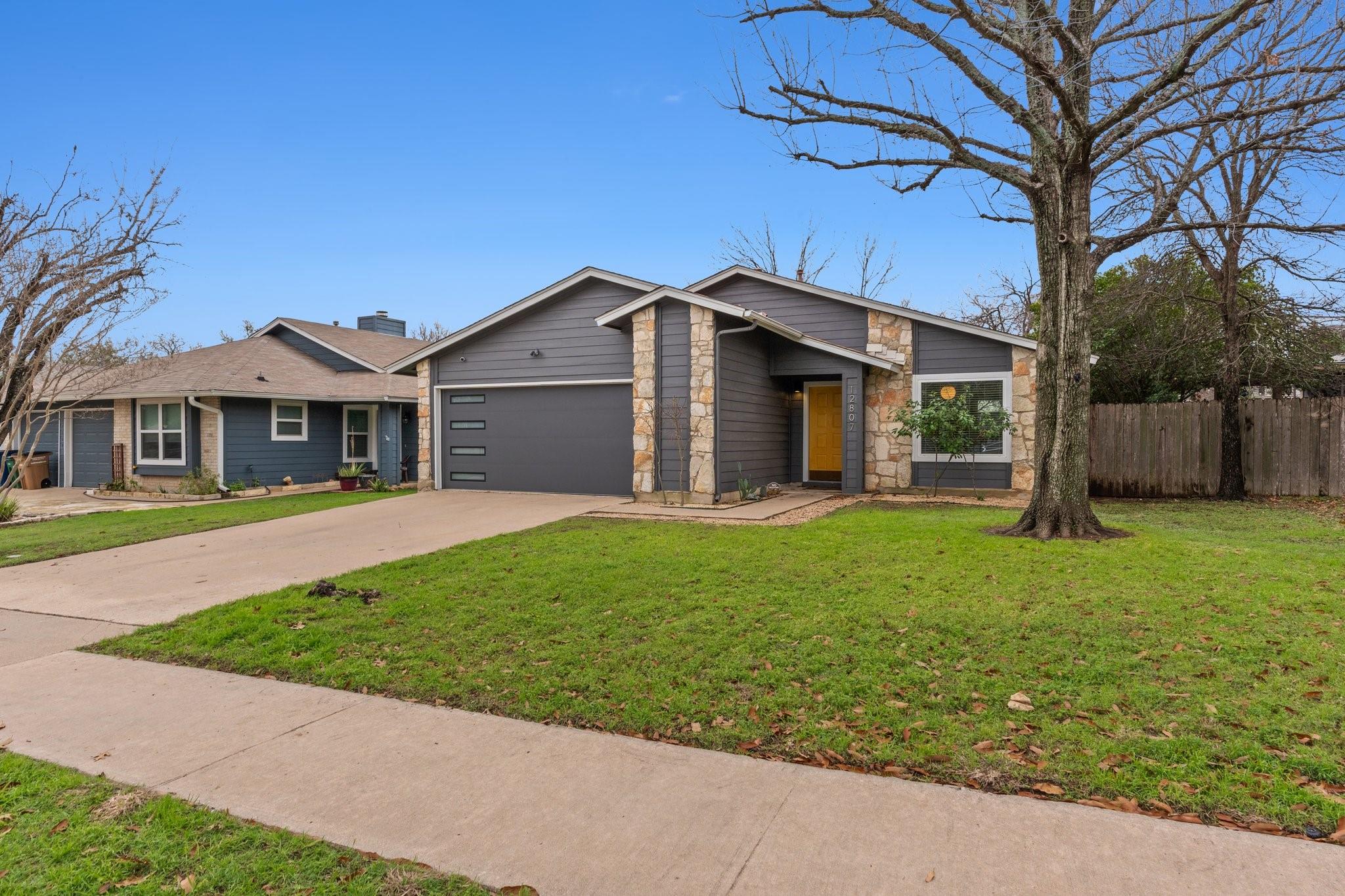 12807 Covington Trl Property Photo 3