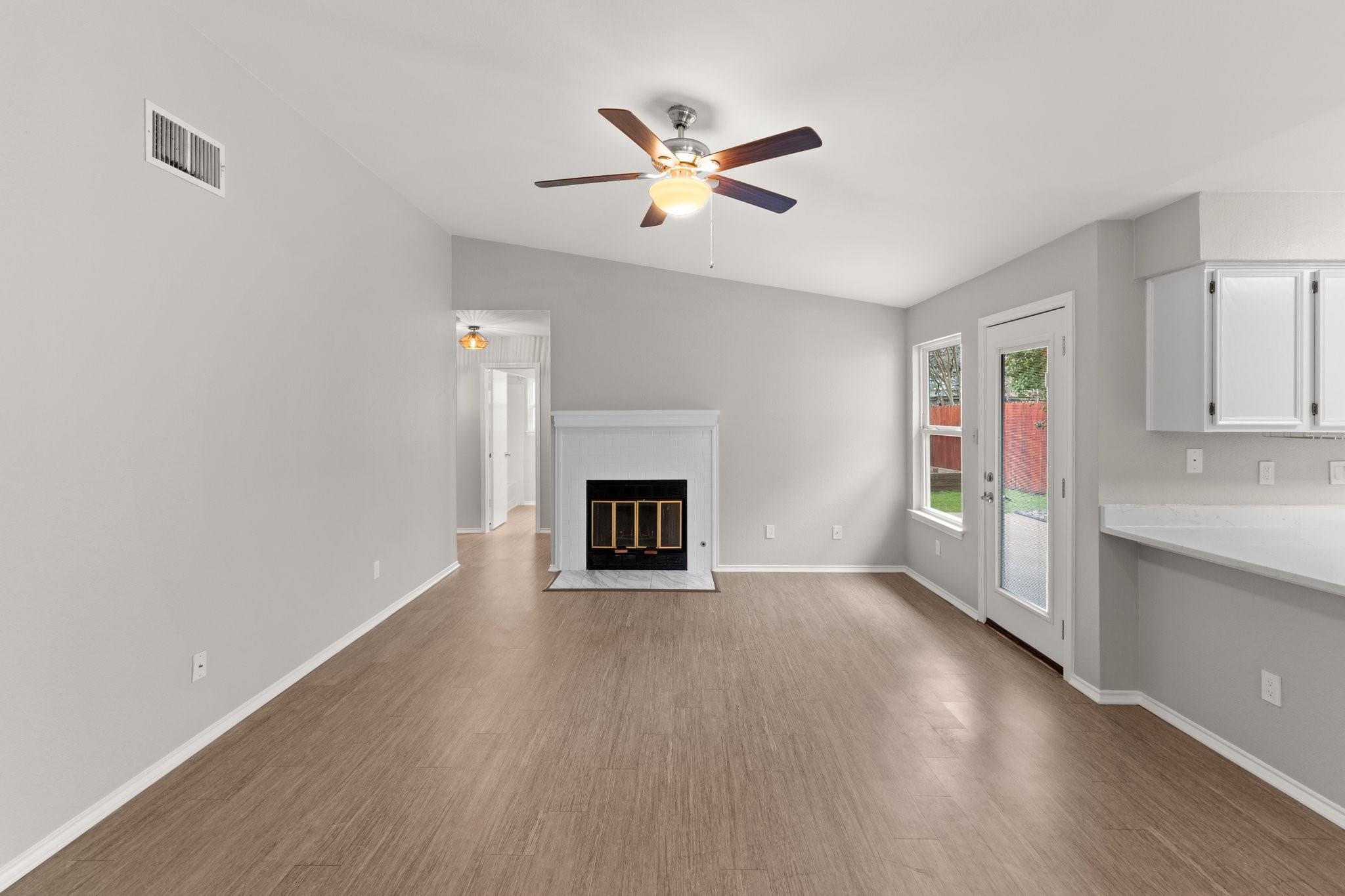 12807 Covington Trl Property Photo 4