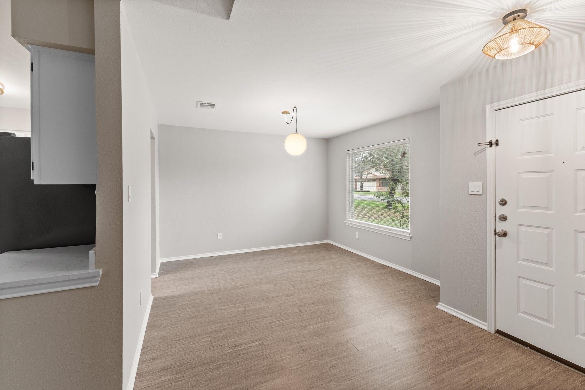 12807 Covington Trl Property Photo 6