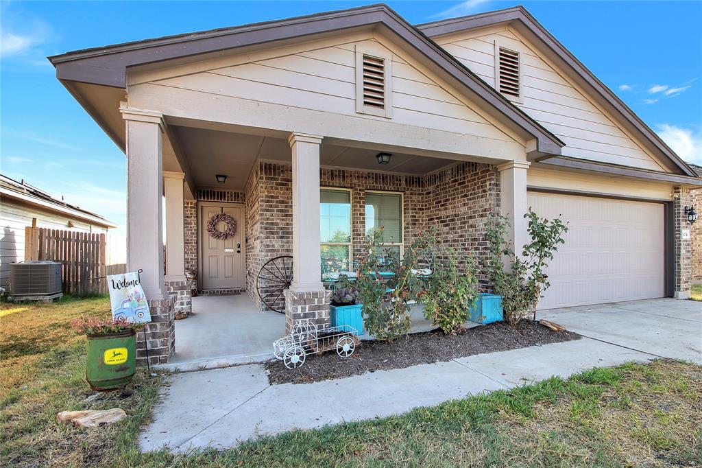304 Ore Ln Property Photo 2