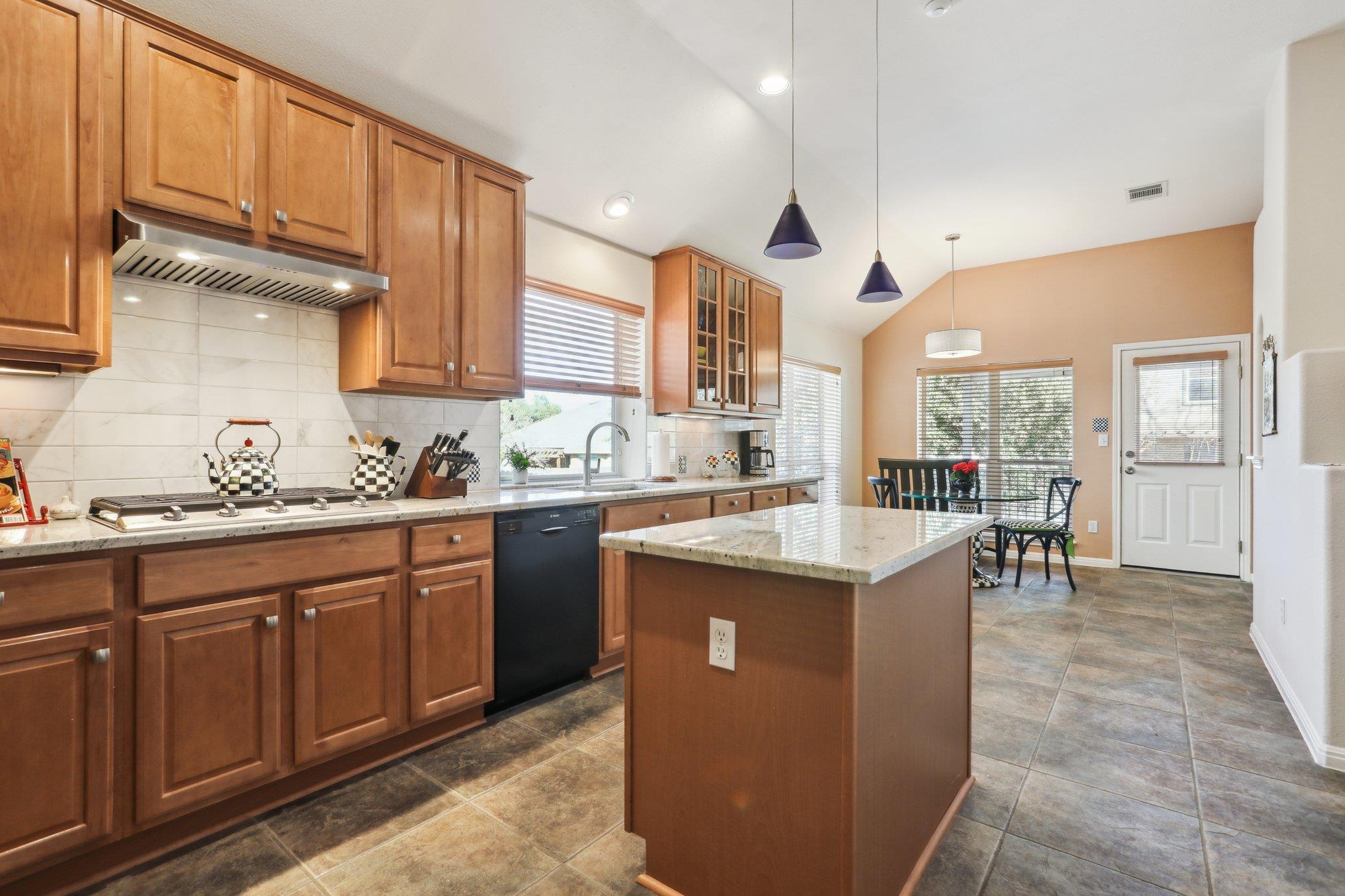 3805 Pebble Ct Property Photo 15