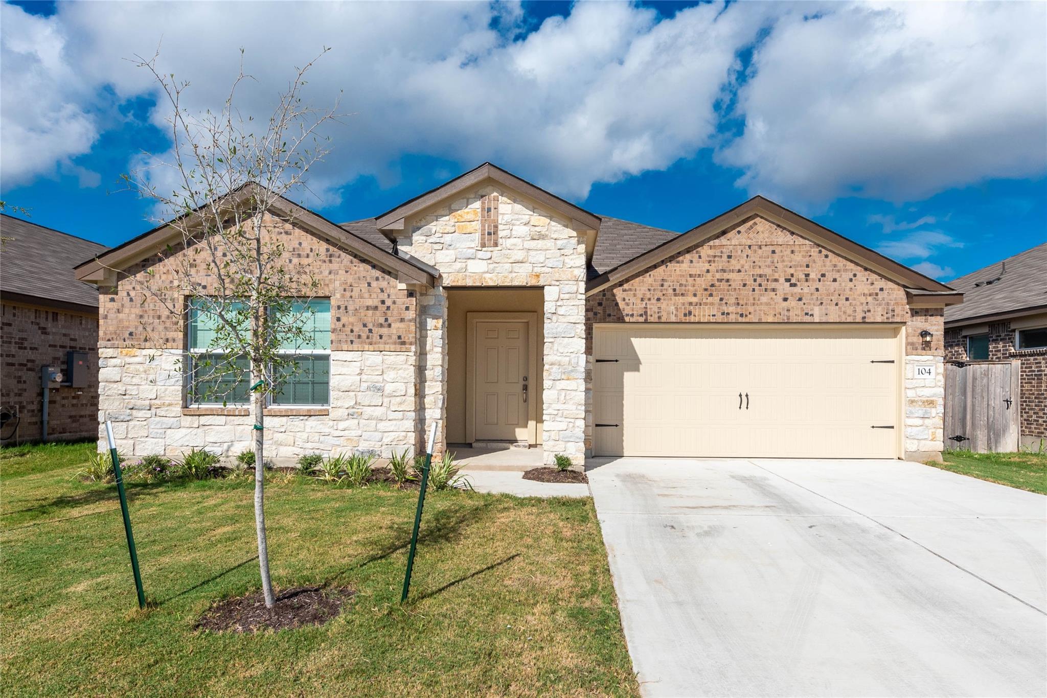 104 Sebring Cir Property Photo