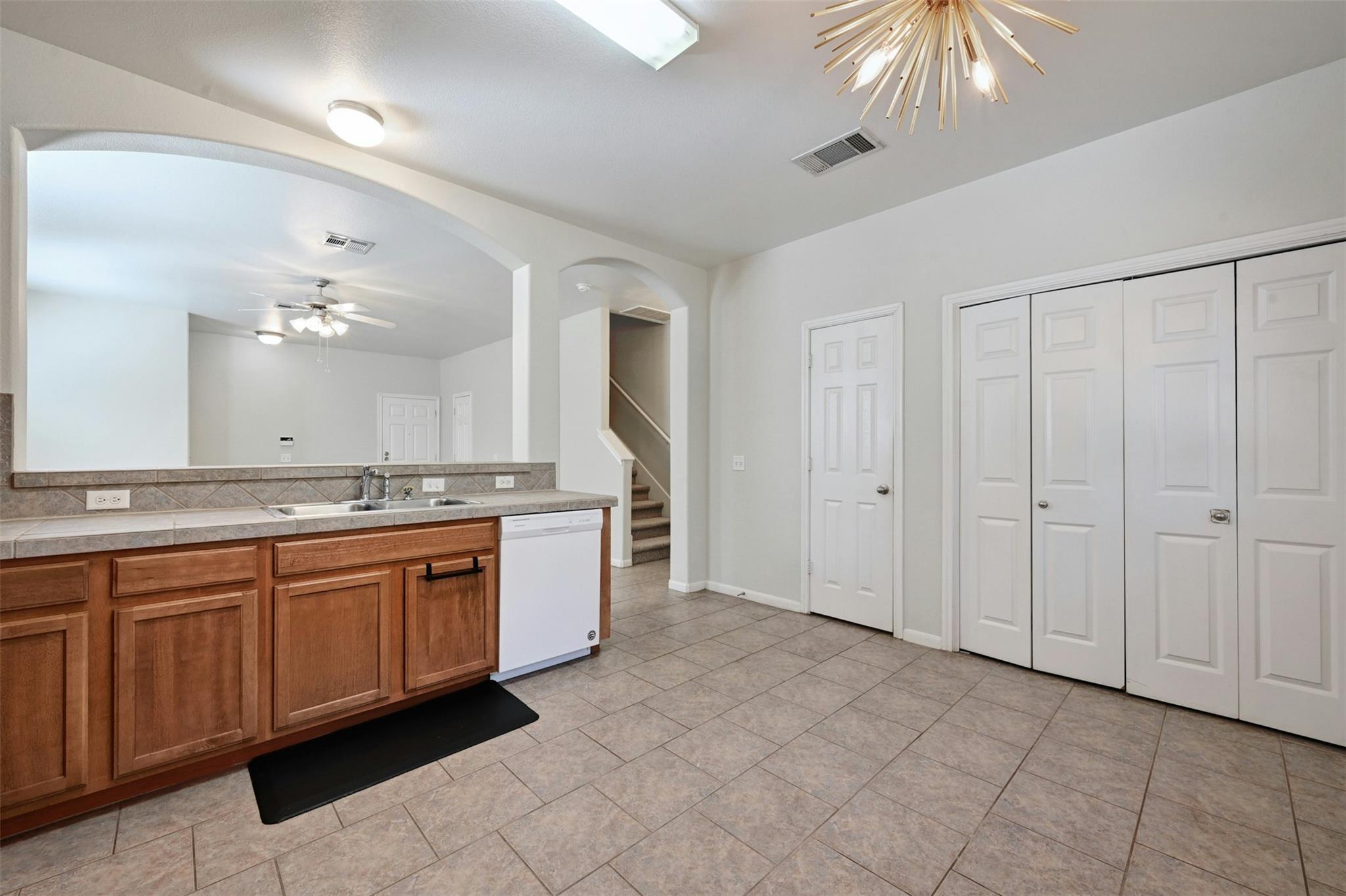 2412 Allred Dr #a Property Photo 9
