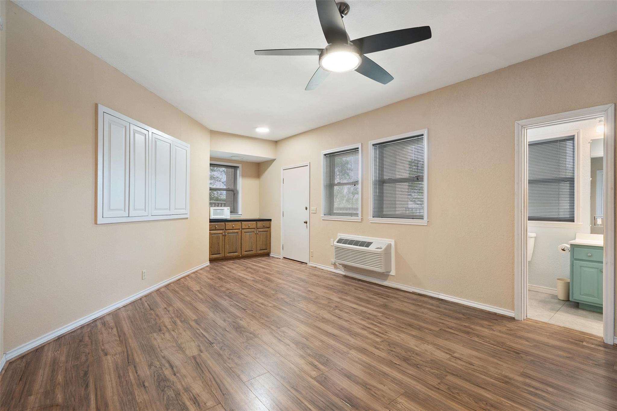 1011 Ridge Point Dr Property Photo 23