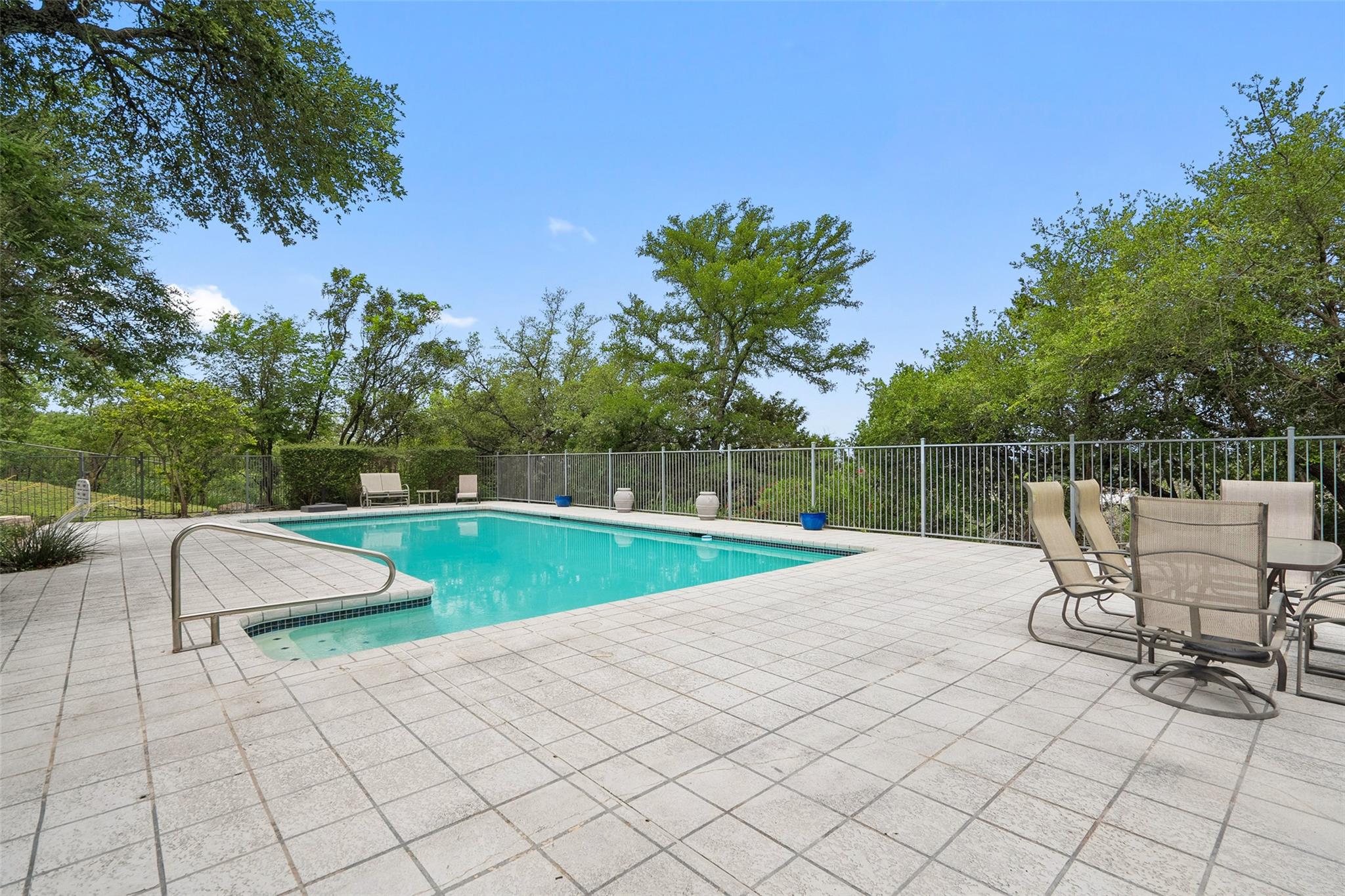 1011 Ridge Point Dr Property Photo 26