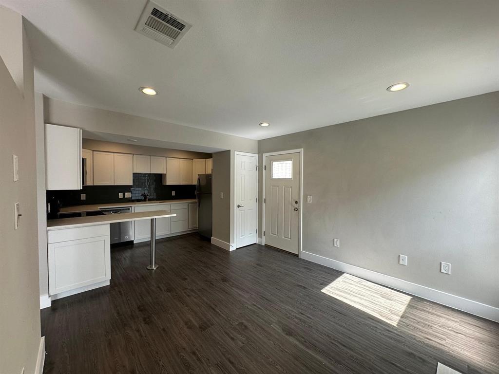 935 La Posada Dr #241 Property Photo 6