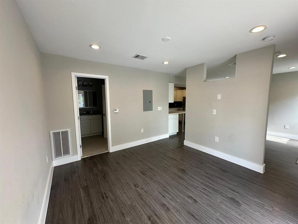 935 La Posada Dr #241 Property Photo 7